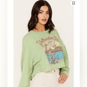 Cleo+Wolf Women’s Crop sweatshirt size XS